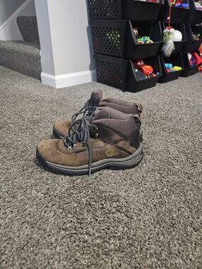 Timberland Women's Brown Leather Mid Hiking Boots Size 8 Waterproof Outdoor Trai